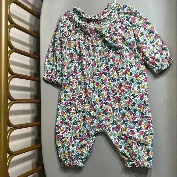 Chaps baby girl 100% cotton floral ruffled collared snap button romper no flaws - Picture 4 of 4